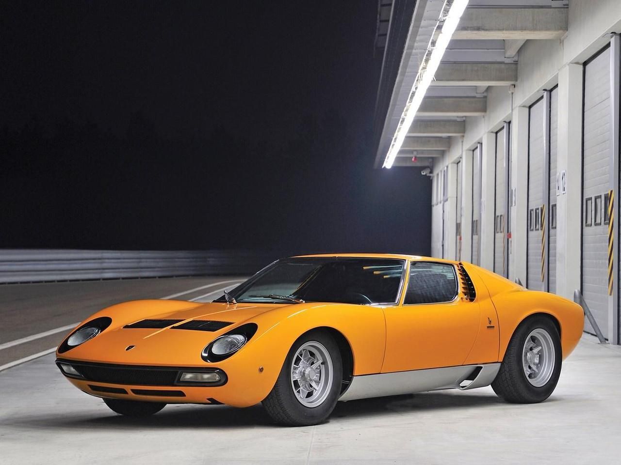 Автомобиль Lamborghini Miura SV выставлен на торги.